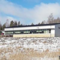 Maailmalämpö_referenssi_IVT_28_kW_maalämpöpumppu_tehdaskiinteistö